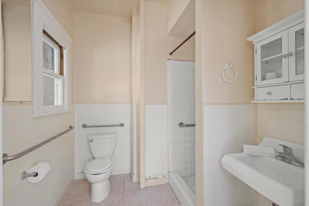 111 5th Street Gilroy, CA 95020