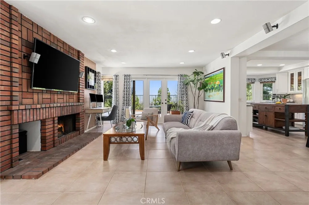 5185 E Fairfield Anaheim Hills, CA 92807