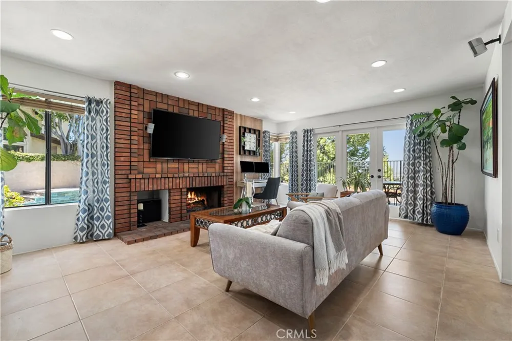 5185 E Fairfield Anaheim Hills, CA 92807