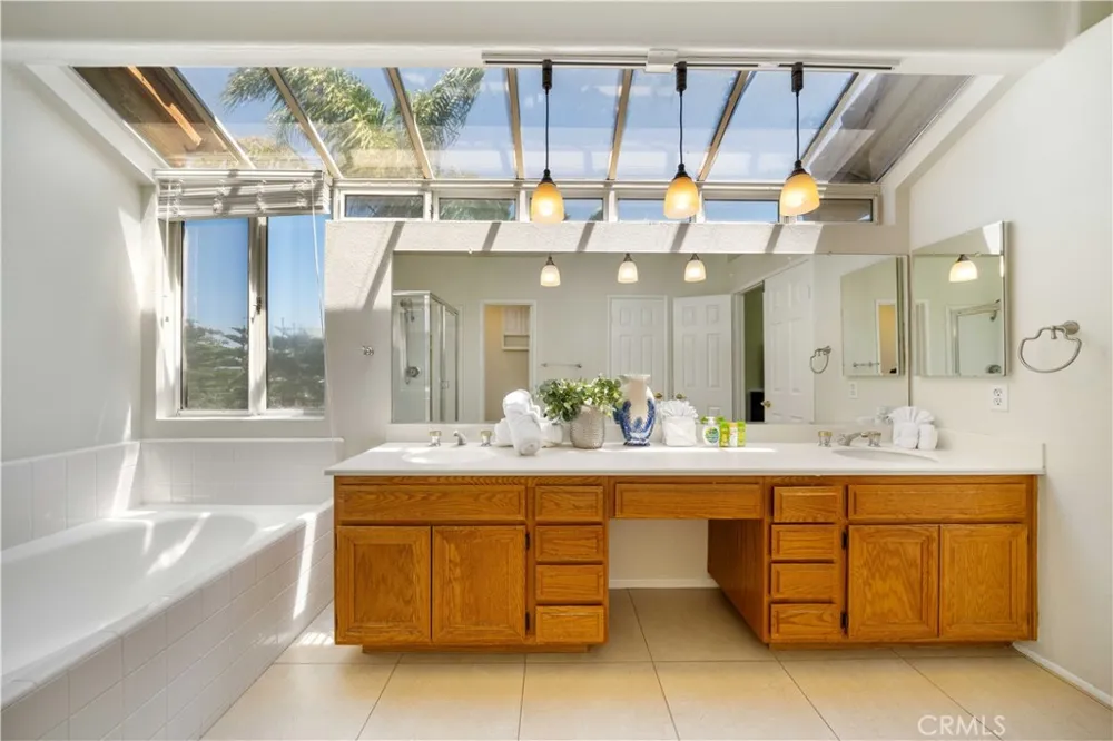 6 Saddleridge Aliso Viejo, CA 92656