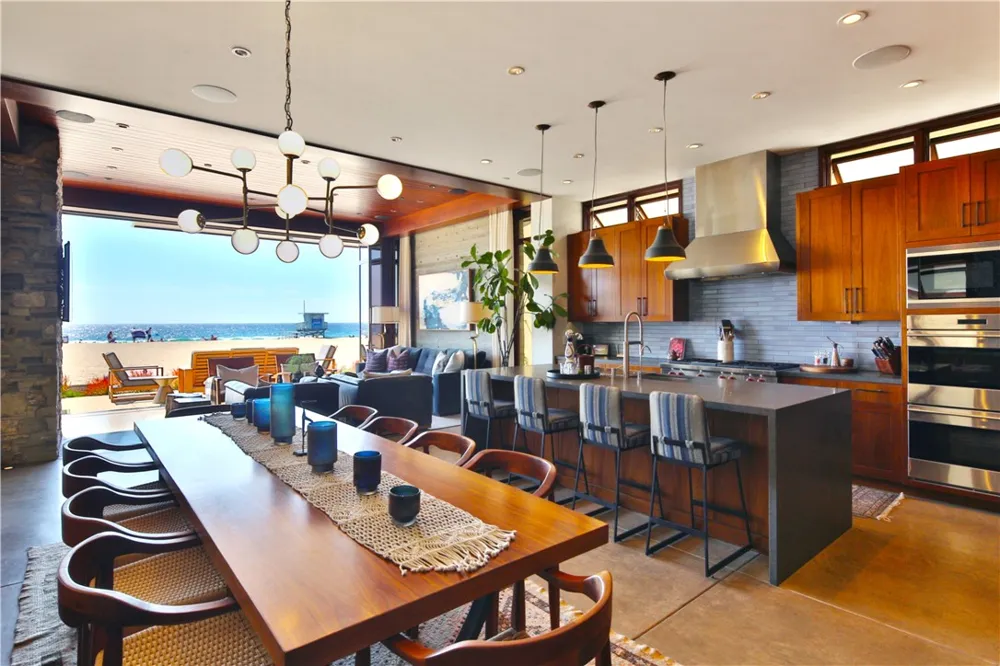 3124 The Strand Hermosa Beach, CA 90254