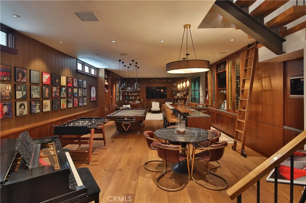 3124 The Strand Hermosa Beach, CA 90254