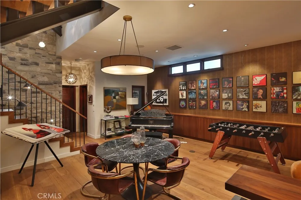3124 The Strand Hermosa Beach, CA 90254
