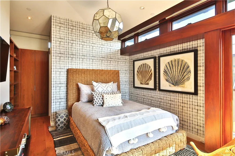 3124 The Strand Hermosa Beach, CA 90254