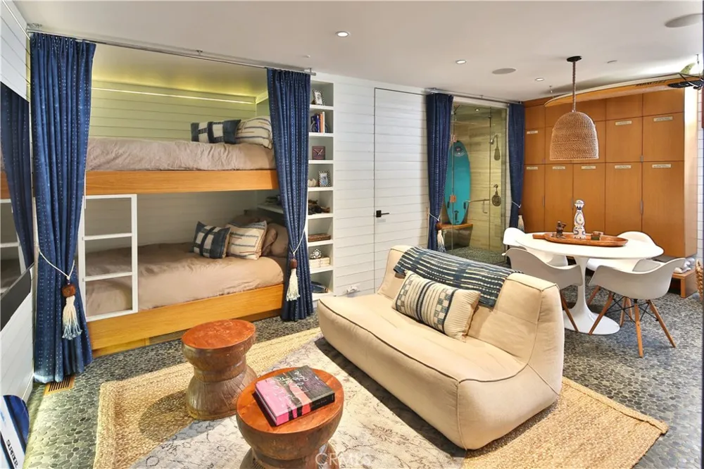 3124 The Strand Hermosa Beach, CA 90254