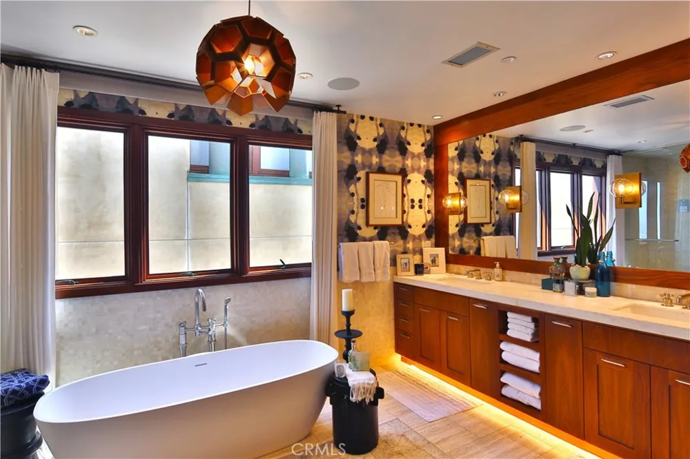 3124 The Strand Hermosa Beach, CA 90254