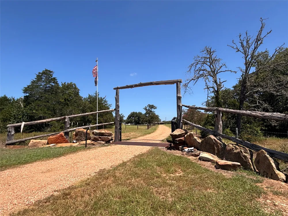 3230 S Farm to Market 1291 Fayetteville, TX 78940