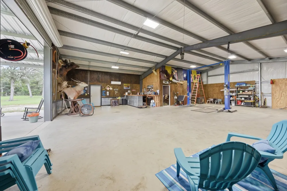 3230 S Farm to Market 1291 Fayetteville, TX 78940