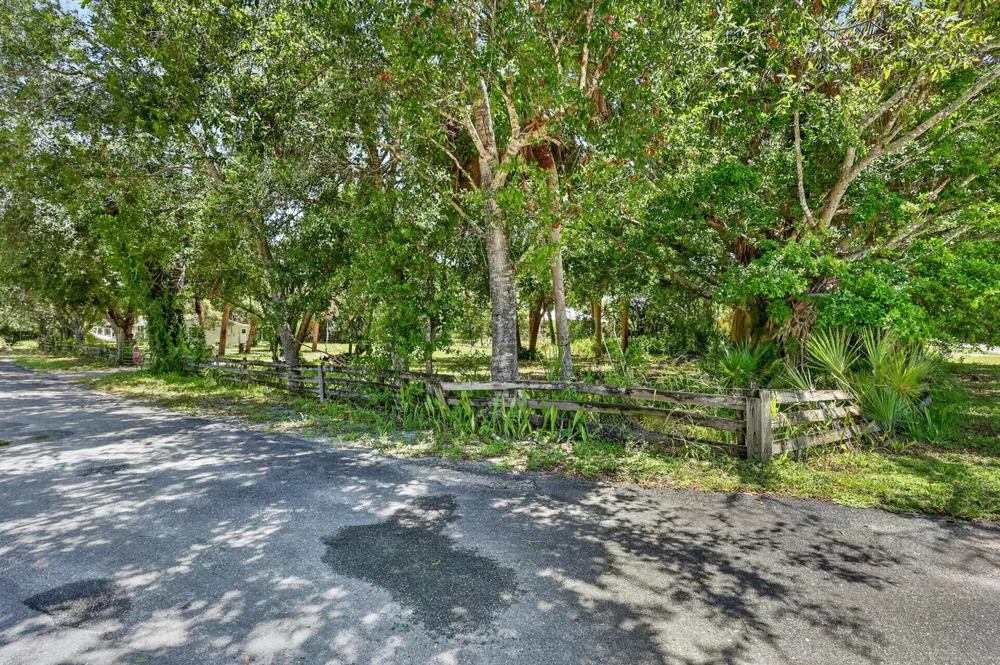 1920 48th Street Fort Pierce, FL 34947