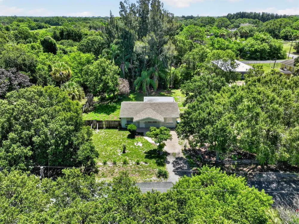 1920 48th Street Fort Pierce, FL 34947