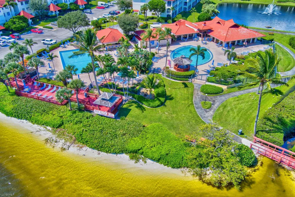 104 HALF MOON CIRCLE #D2 Hypoluxo, FL 33462