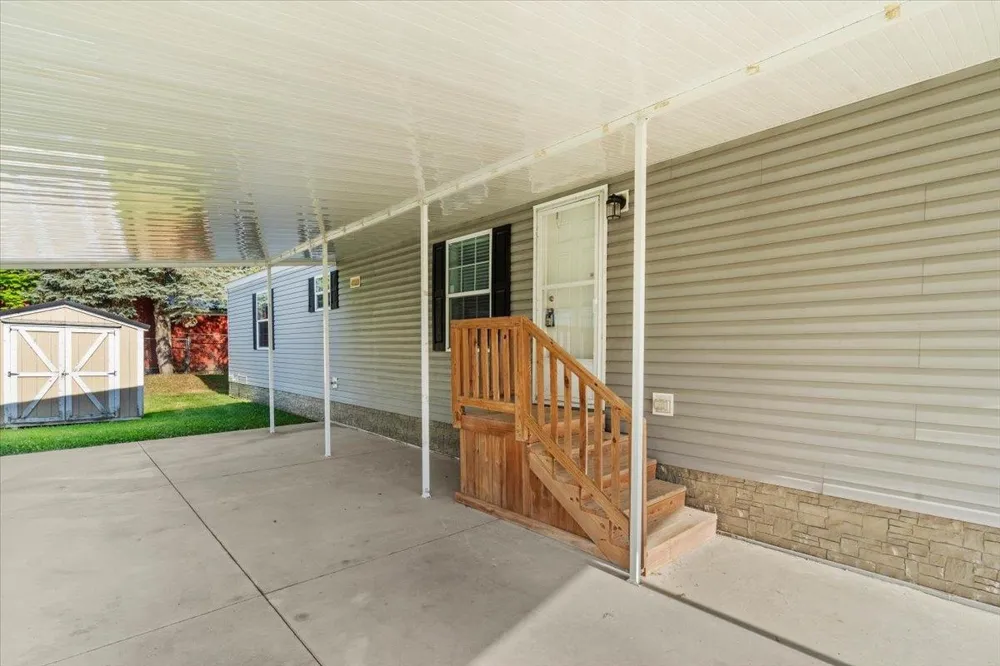 7118 W Mapleview Circle Brown City City, MI 48416