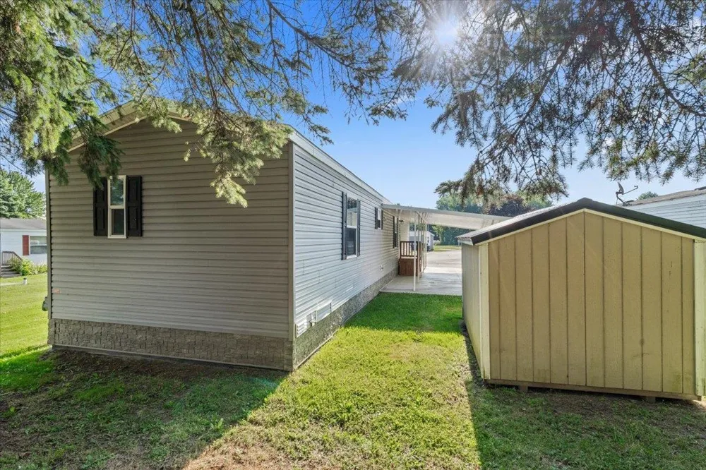 7118 W Mapleview Circle Brown City City, MI 48416