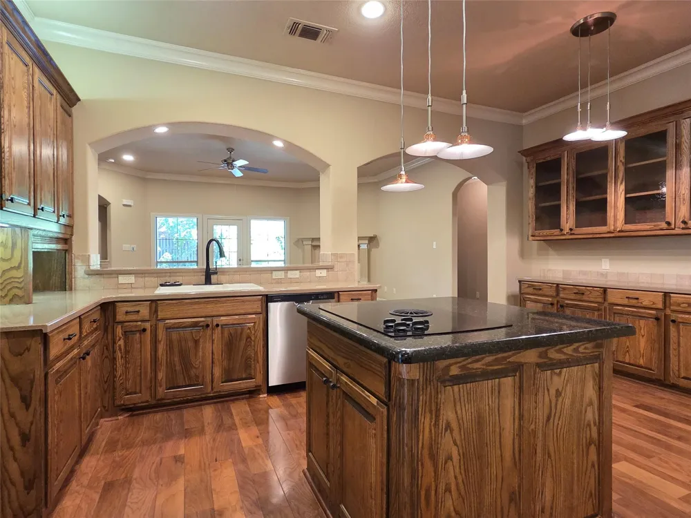 1121 Gabriel Lane Fort Worth, TX 76116