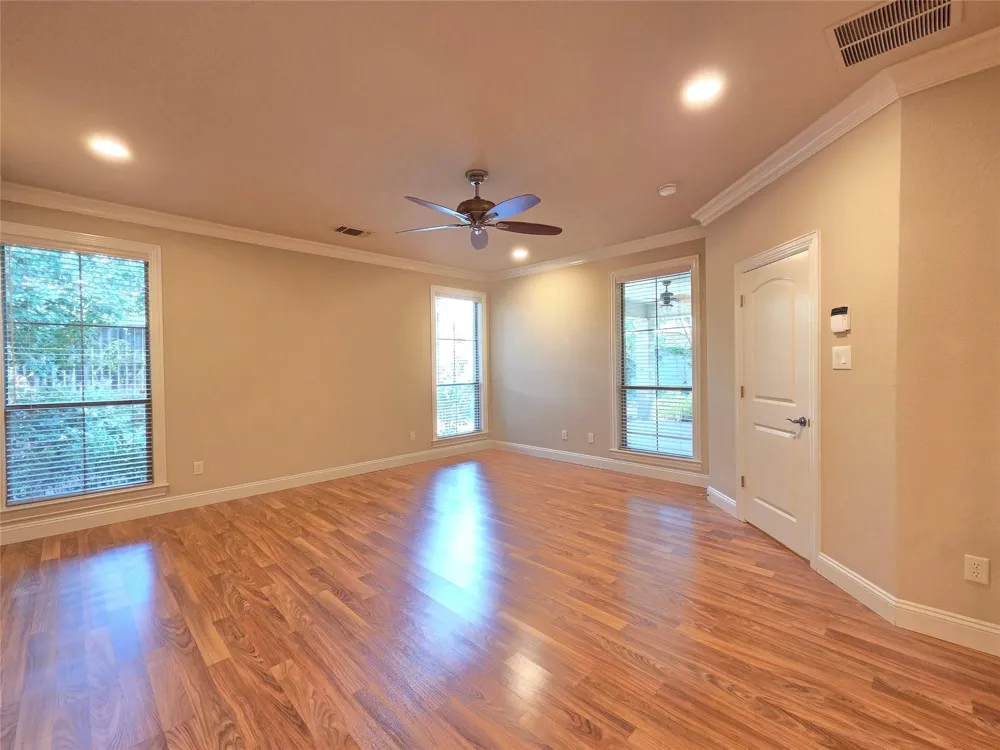 1121 Gabriel Lane Fort Worth, TX 76116