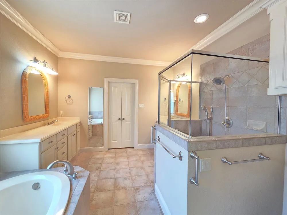 1121 Gabriel Lane Fort Worth, TX 76116
