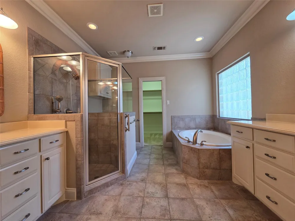 1121 Gabriel Lane Fort Worth, TX 76116