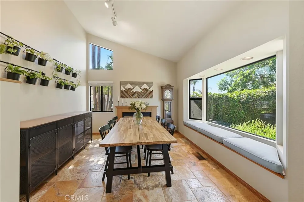 1931 Warmlands Avenue Vista, CA 92084