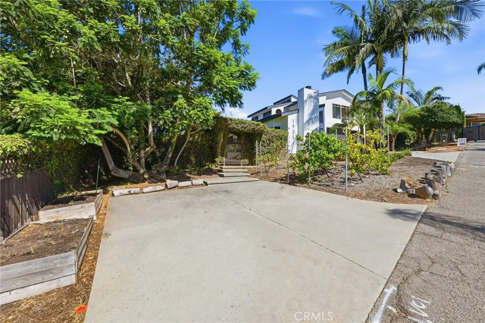 1931 Warmlands Avenue Vista, CA 92084