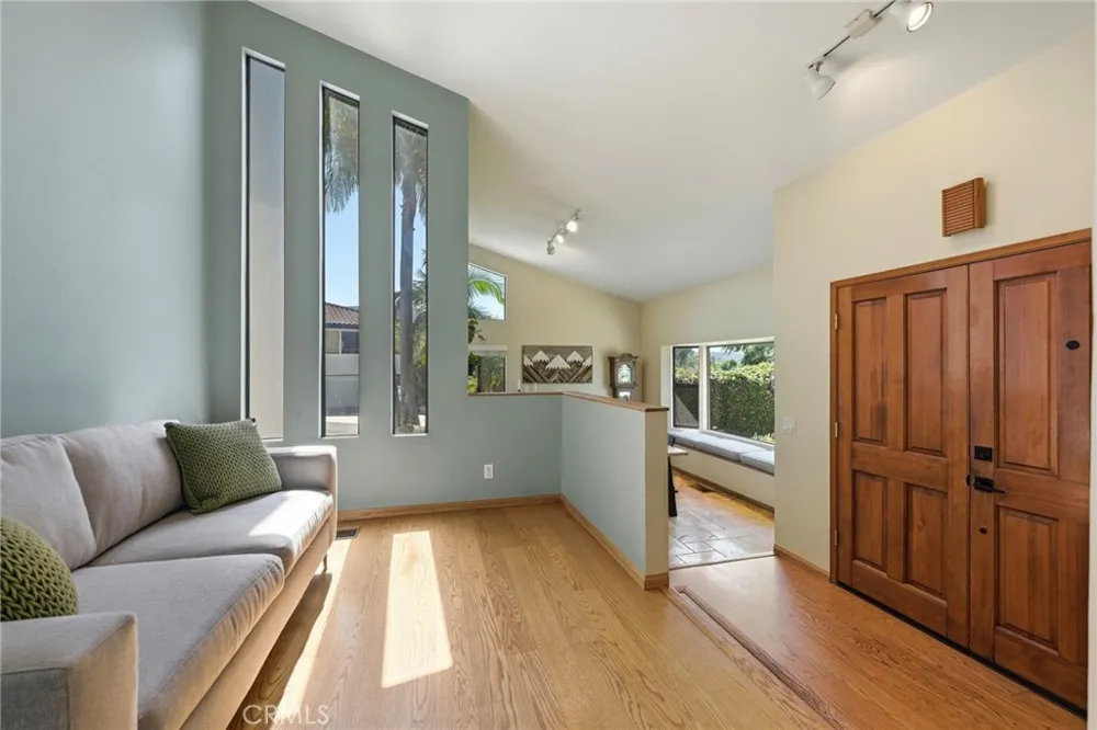 1931 Warmlands Avenue Vista, CA 92084