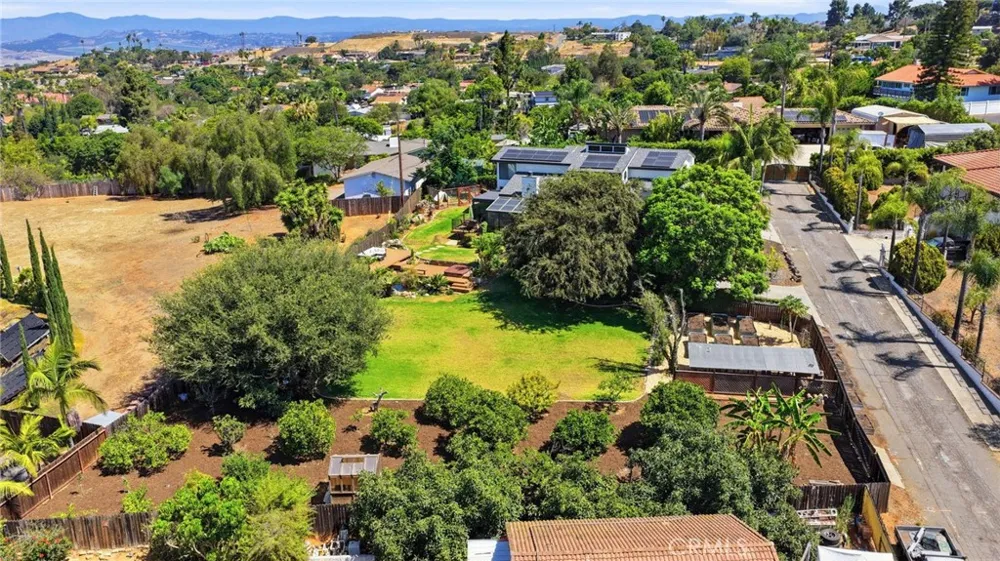 1931 Warmlands Avenue Vista, CA 92084