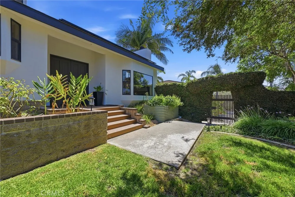 1931 Warmlands Avenue Vista, CA 92084