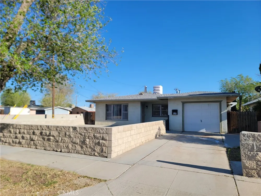 2042 Panamint Mojave, CA 93501