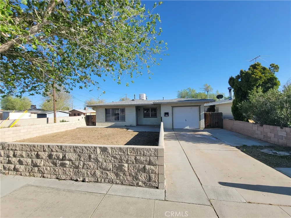 2042 Panamint Mojave, CA 93501