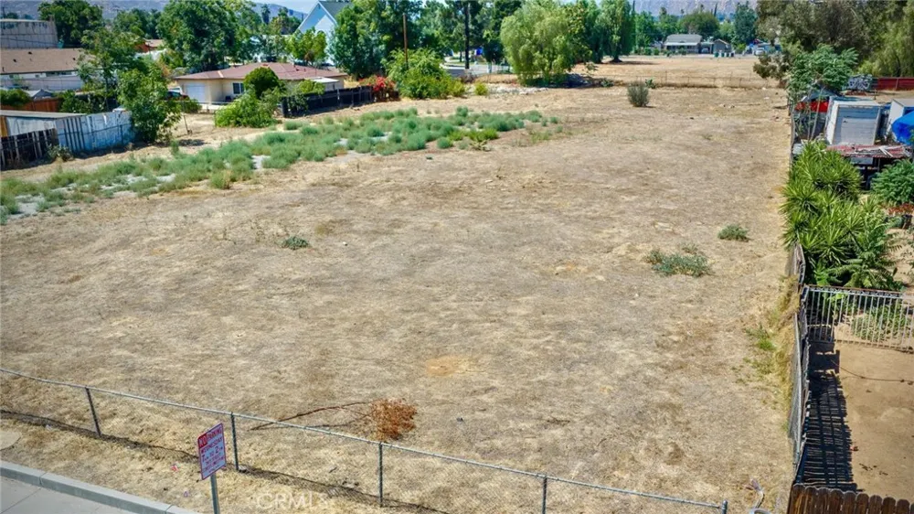 24270 Myers Moreno Valley, CA 92553