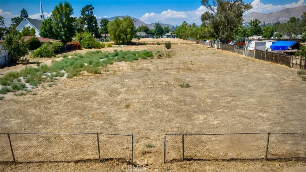 24270 Myers Moreno Valley, CA 92553