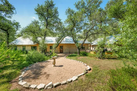 220 Meadowview Drive