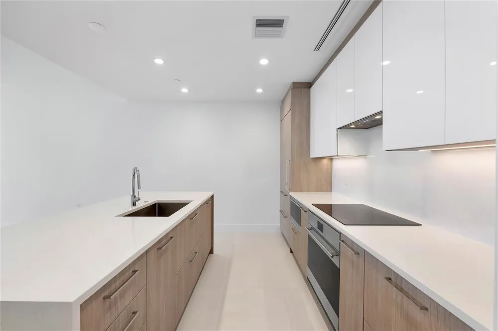 153 Seabreeze Boulevard #1803 Fort Lauderdale, FL 33304