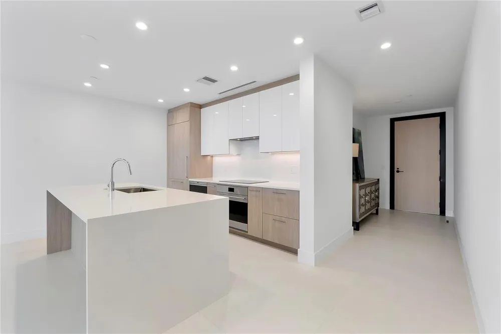 153 Seabreeze Boulevard #1803 Fort Lauderdale, FL 33304