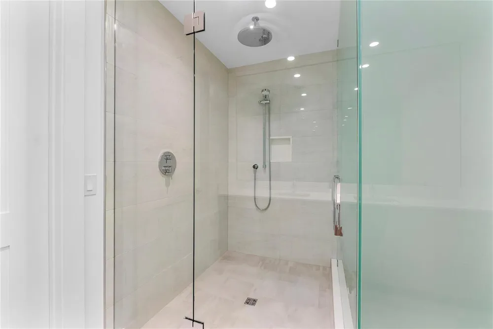153 Seabreeze Boulevard #1803 Fort Lauderdale, FL 33304
