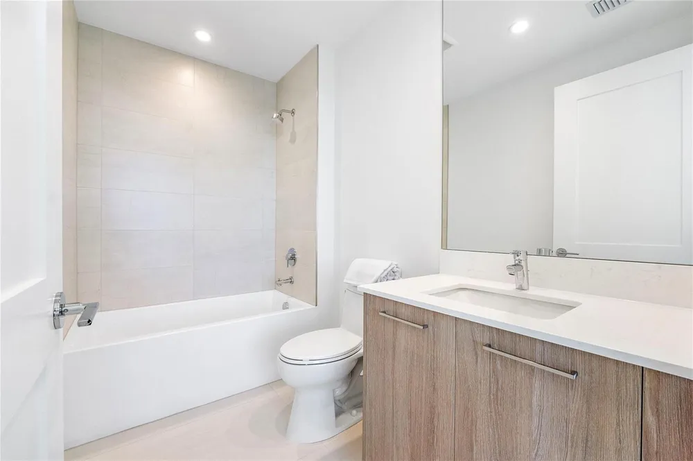 153 Seabreeze Boulevard #1803 Fort Lauderdale, FL 33304