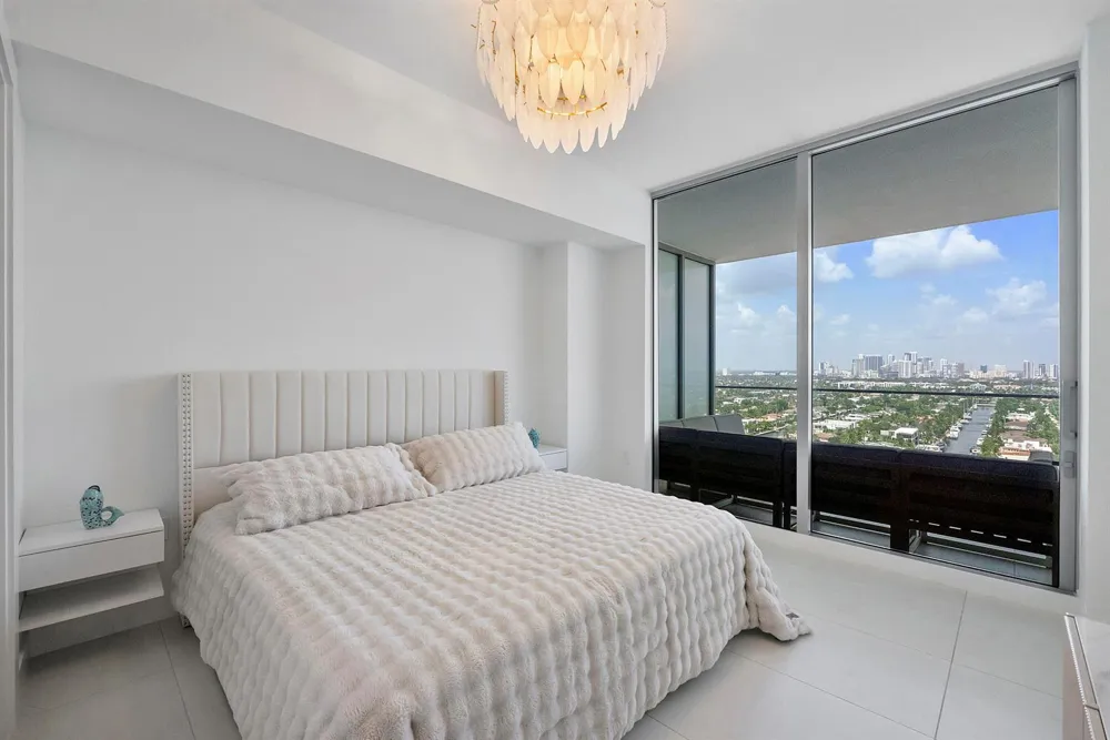 153 Seabreeze Boulevard #1803 Fort Lauderdale, FL 33304