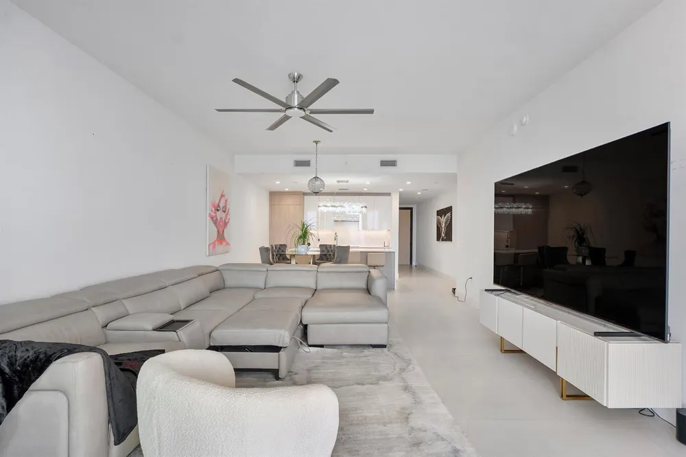 153 Seabreeze Boulevard #1803 Fort Lauderdale, FL 33304