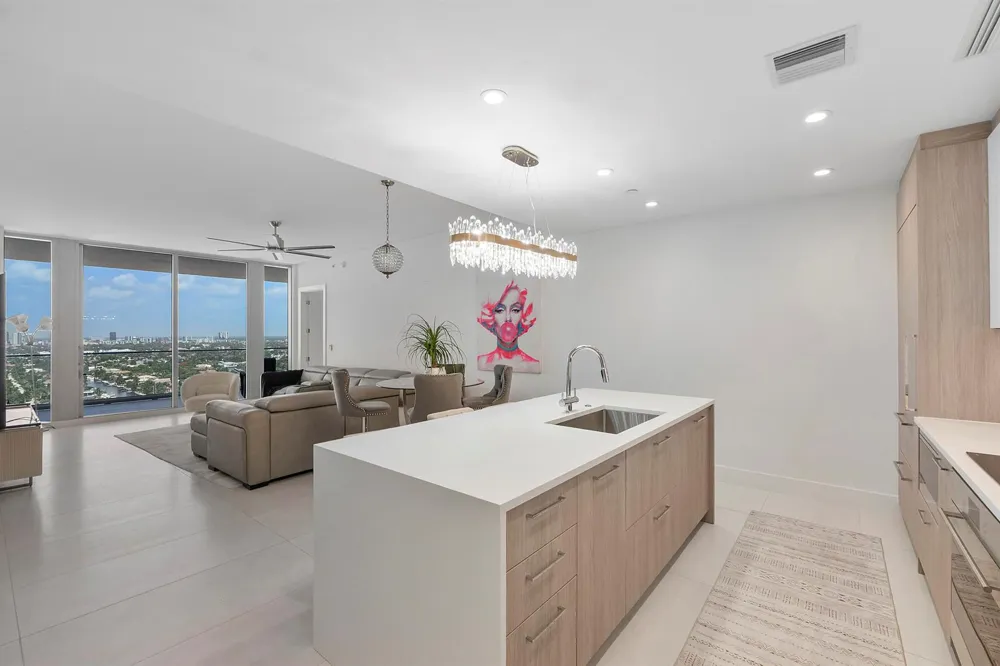 153 Seabreeze Boulevard #1803 Fort Lauderdale, FL 33304