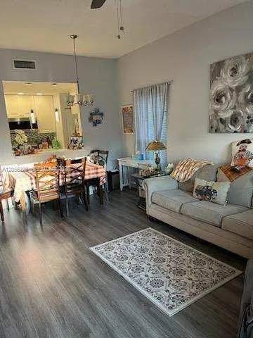 11699 NW 11th St Pembroke Pines, FL 33026