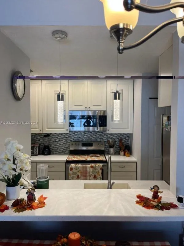 11699 NW 11th St Pembroke Pines, FL 33026