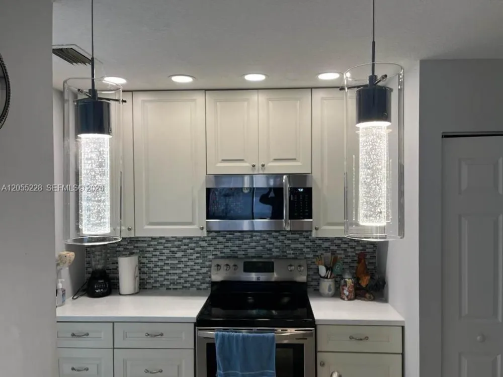 11699 NW 11th St Pembroke Pines, FL 33026