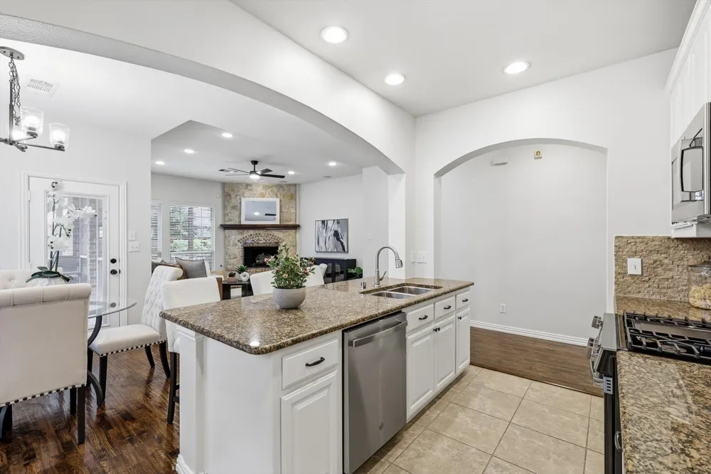 1336 Burnett Drive Lantana, TX 76226