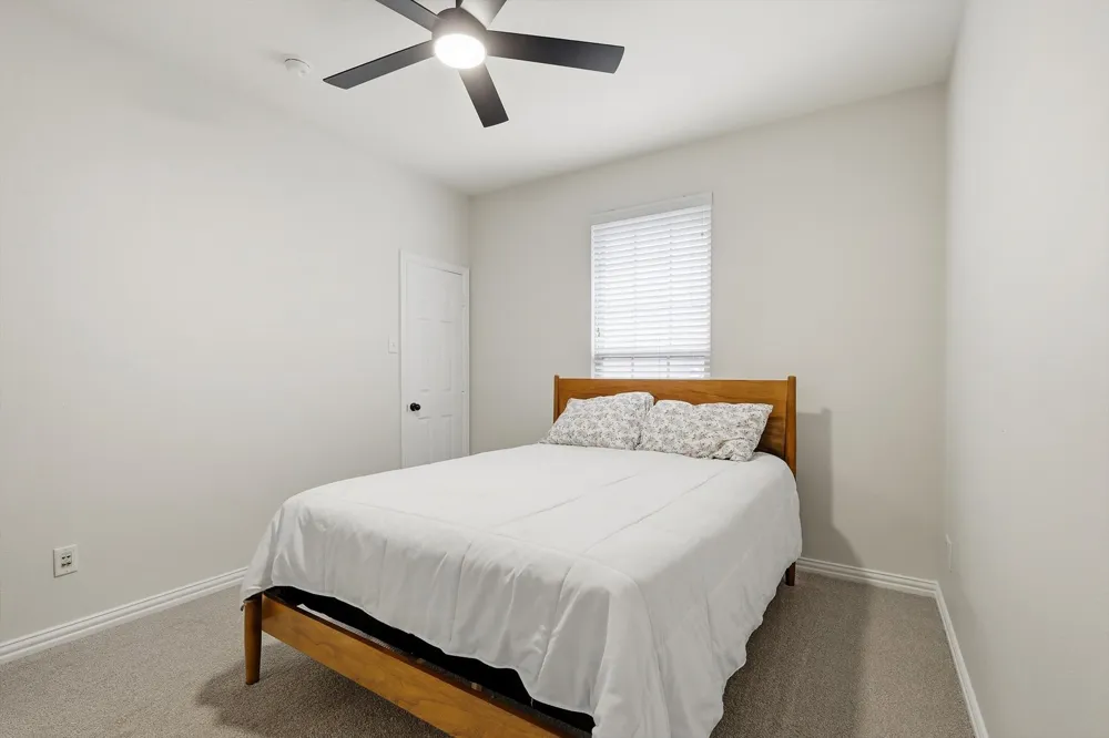 1336 Burnett Drive Lantana, TX 76226