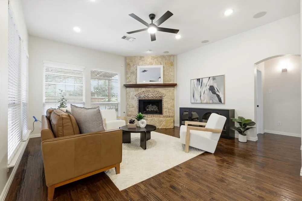 1336 Burnett Drive Lantana, TX 76226