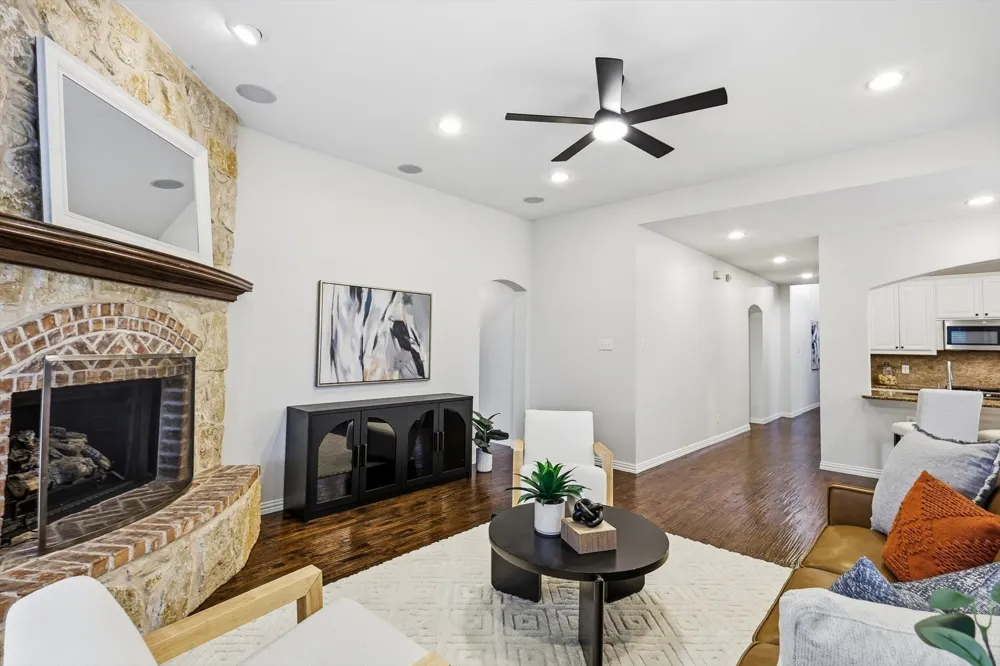 1336 Burnett Drive Lantana, TX 76226