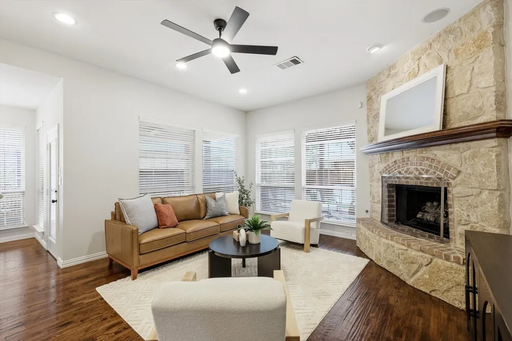 1336 Burnett Drive Lantana, TX 76226