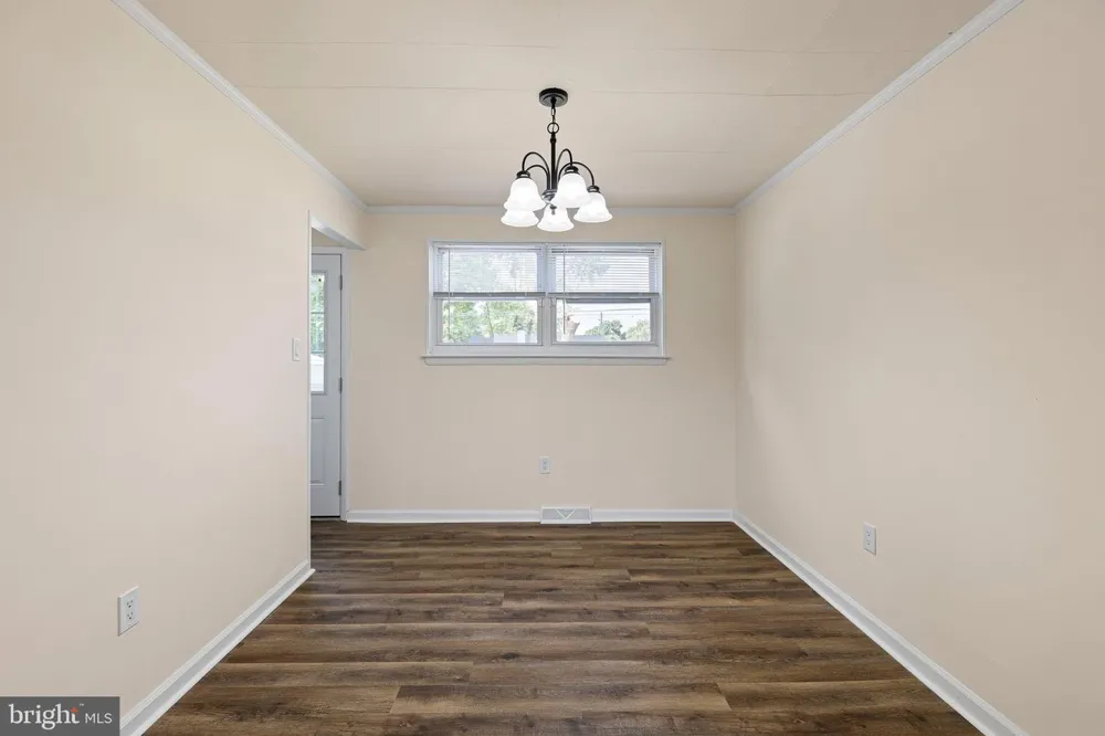 16 IVY LANE New Castle, DE 19720