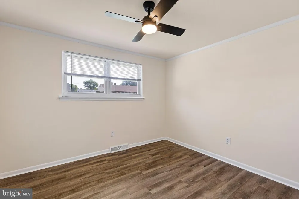 16 IVY LANE New Castle, DE 19720