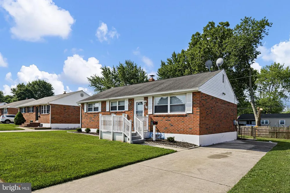 16 IVY LANE New Castle, DE 19720