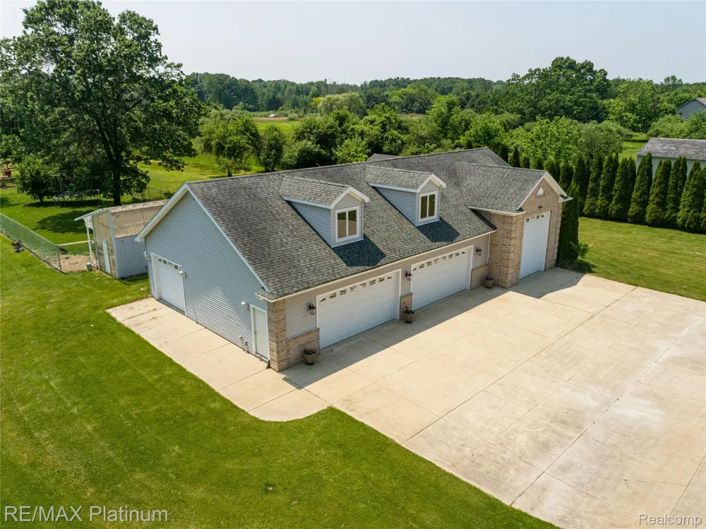 8922 McClements Road Brighton City, MI 48114